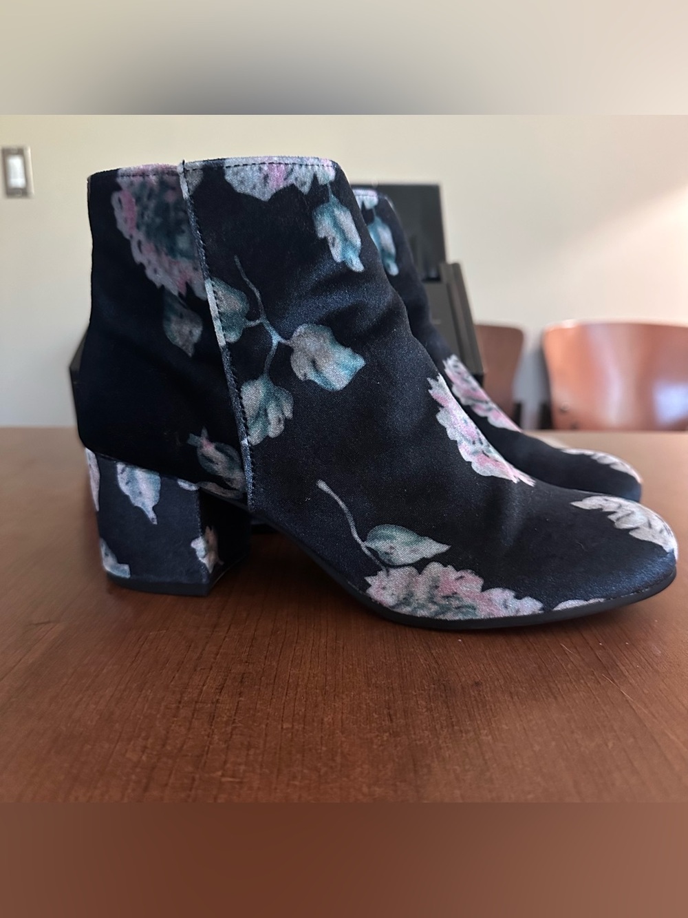 Circus by Sam Edelman Vikki Ankle Boots Women’s 9 velvet black floral